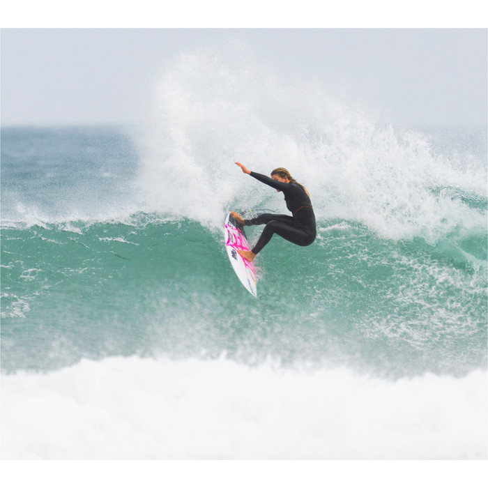 Rip Curl Wetsuit Giveaway: Flashbomb Fusion - SurfGirl Magazine