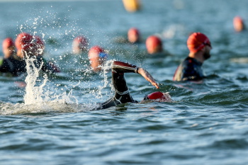 Deep dive into the Billabong Graphene Wetsuits | Watersports